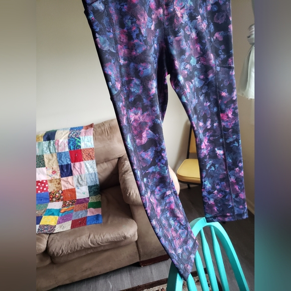 NWOT hit! Floral high waist Avia work out leggings - Picture 8 of 14